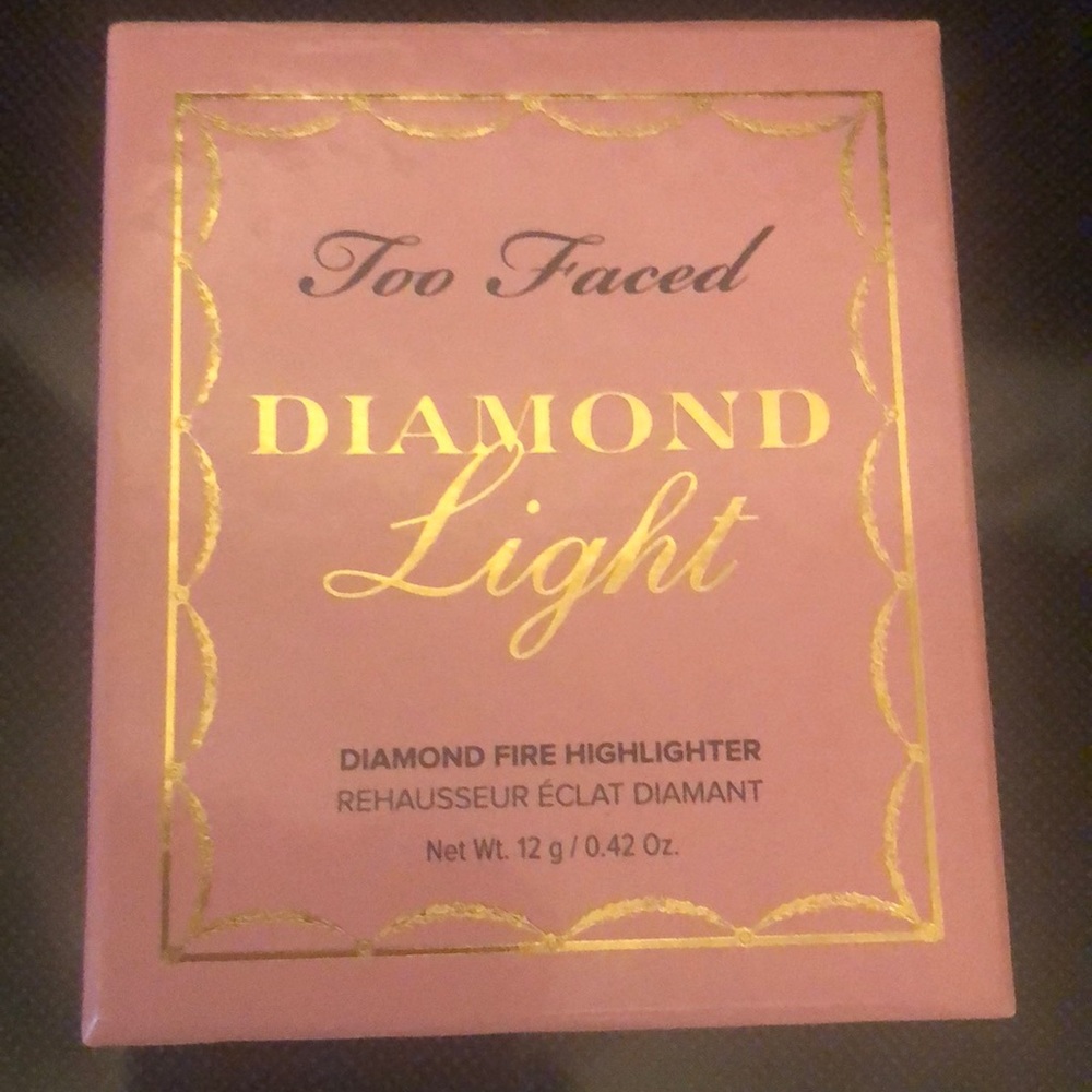Too Faced Diamond Light Highlighter